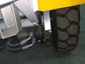  O sistema de marcha auxiliar é acionado pelo aro da roda da marca SAM da Itália