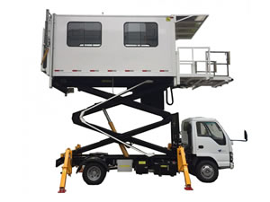 Ambulift (caminhão com elevador para deficientes físicos)